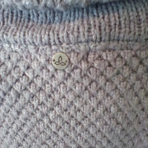PraNa Sweater. Ladies large. - Picture 4 of 7